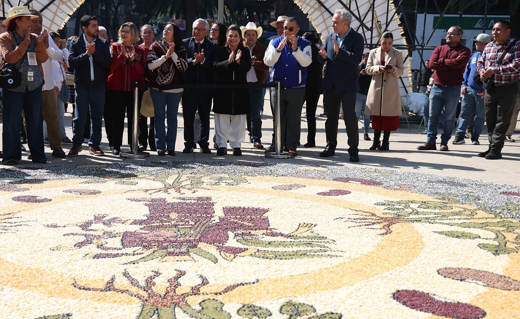 BorradImpulsan soberanía alimentaria en CDMX con la Primera Feria del Frijol