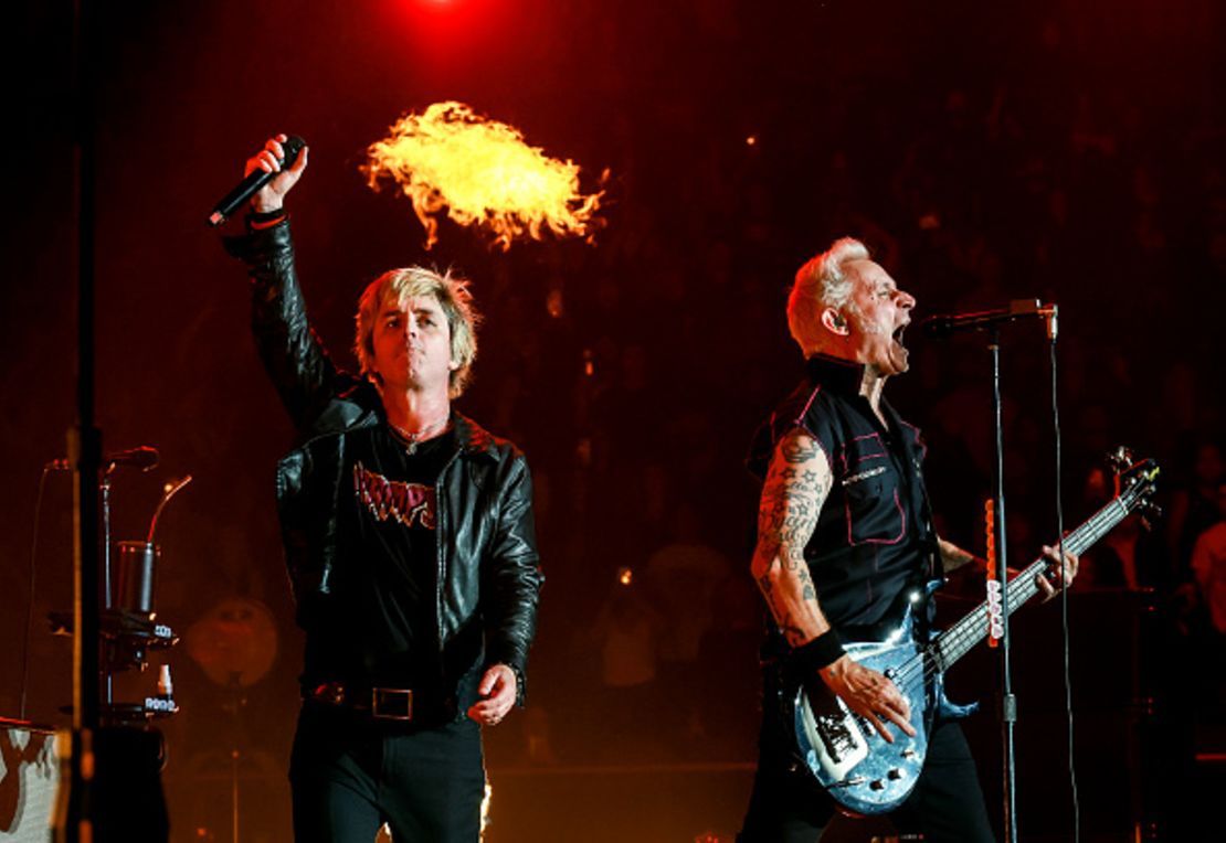 Green Day sacude la previa del Super Bowl 2026 con un fuerte mensaje político.