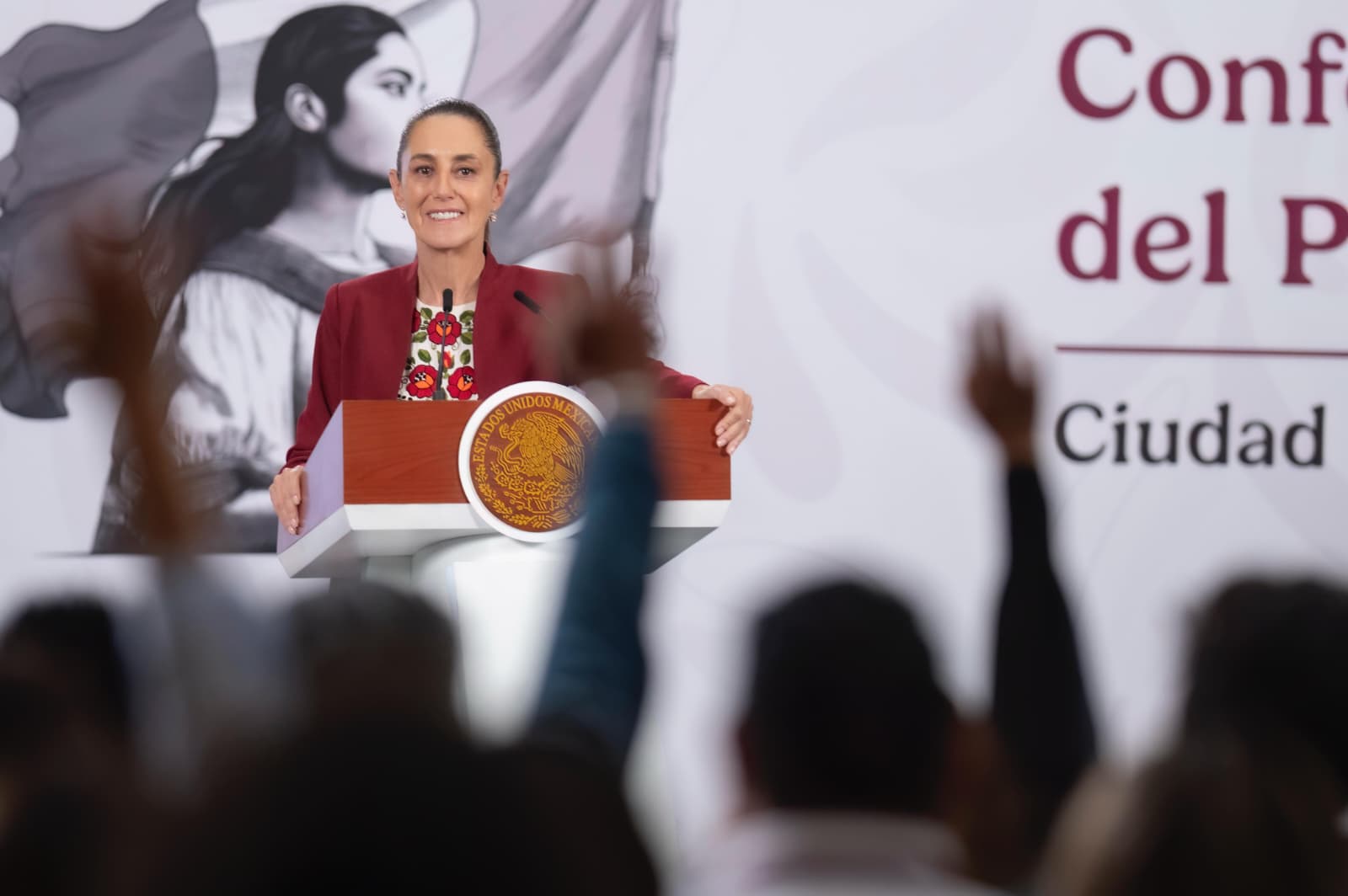 Tensiones en México: Sheinbaum defiende recortes frente a resistencia de élites burocráticas